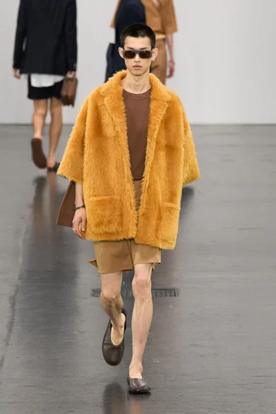 Look 34